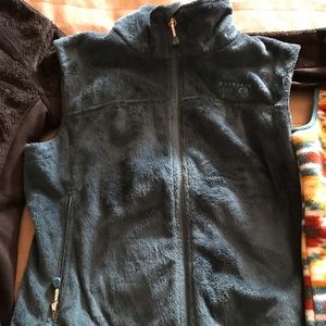 Mountain hardware fleece vests